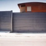 puerta garaje de aluminio 915799 150x150 - Instalación y Reparación Puertas de Garaje Correderas