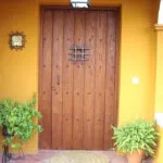 puerta entrada rustica 150x150 - Instalación Puertas para Exteriores